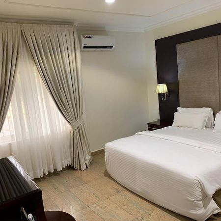 Ofas Chelsea Hotel Abuja Esterno foto