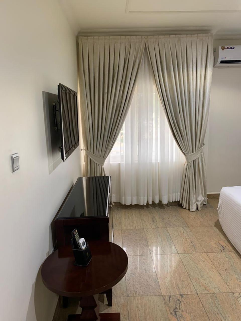 Ofas Chelsea Hotel Abuja Esterno foto