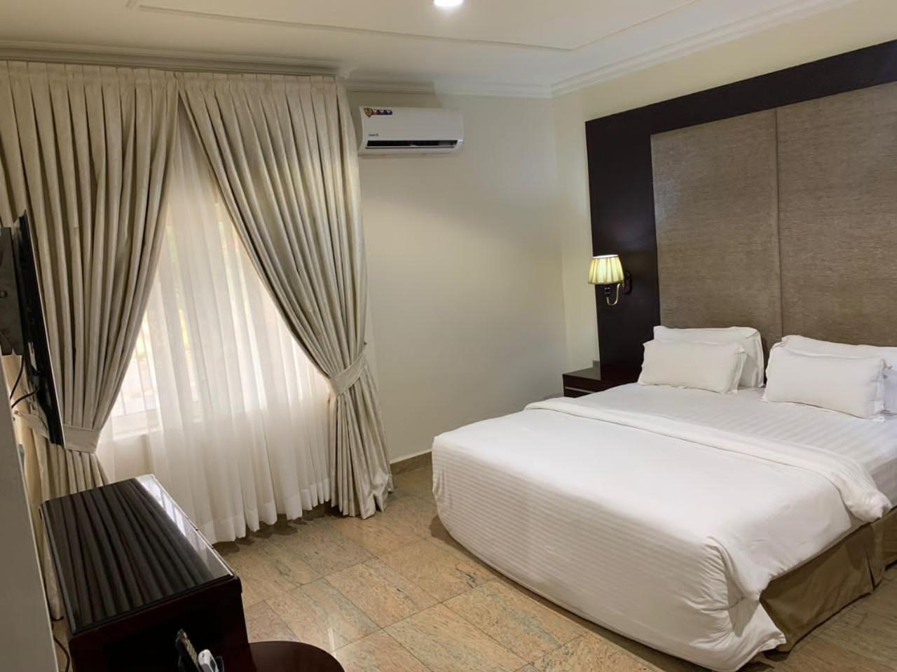 Ofas Chelsea Hotel Abuja Esterno foto