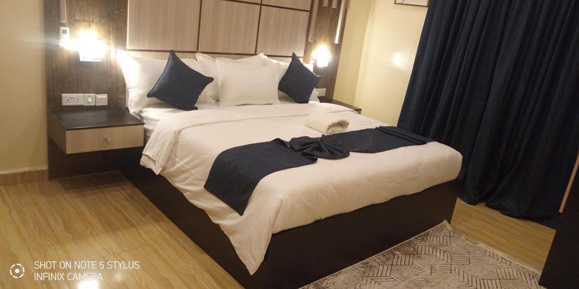 Ofas Chelsea Hotel Abuja Esterno foto